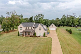 12802 Pebble Ridge Dr, Byhalia, MS 38611