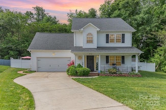 636 Sadler Glen Dr, Charlotte, NC 28214