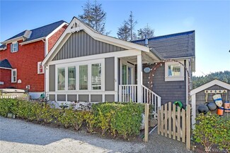 26 Pacific Ln, Pacific Beach, WA 98571