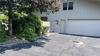250 Laurel Cir Unit 13, Aurora, OH 44202