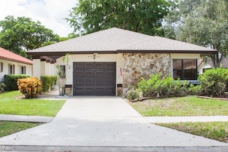 4907 Boxwood Cir, Boynton Beach, FL 33436