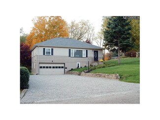 5555 Stuber Dr NW, Canton, OH 44718