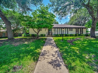 4606 Hazelhurst Ln, Dallas, TX 75227