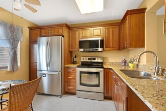 7760 NW 50th St Unit 402, Lauderhill, FL 33351