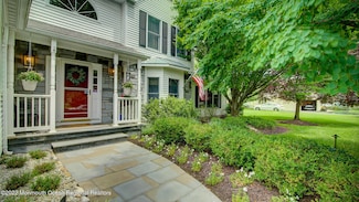 1 Stuart Ln E, Princeton Junction, NJ 08550