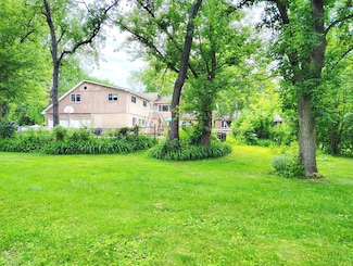 28442 W Main St, Barrington, IL 60010