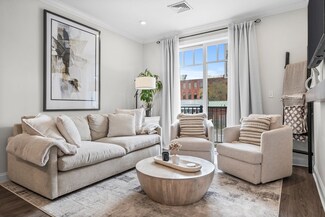 69 Foundry St Unit 201, Wakefield, MA 01880