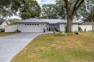 5536 Southgrove Dr, Lakeland, FL 33812