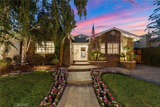 4223 Warner Blvd, Burbank, CA 91505