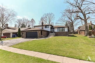 8770 S 81st Ct, Hickory Hills, IL 60457