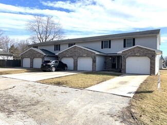 210 W Warren St, Le Roy, IL 61752
