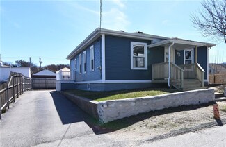 28 Loring St, Woonsocket, RI 02895