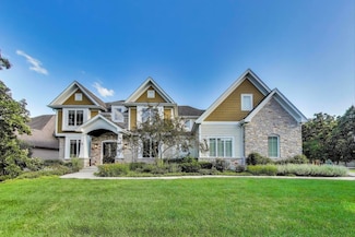 643 Oak Ln, South Elgin, IL 60177