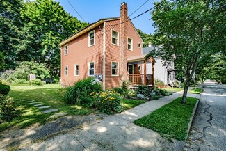 121 Ashmont St, Portland, ME 04103