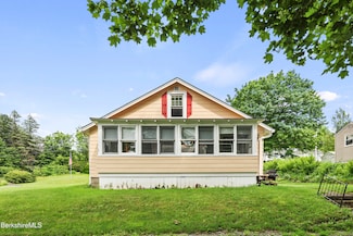 15 Summit Ave, Adams, MA 01220