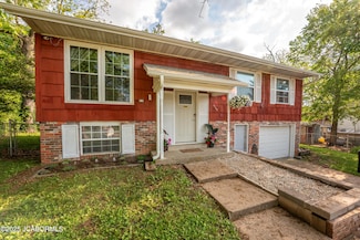 5104 Woodway Dr, Jefferson City, MO 65109
