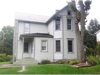 400 S Oliver Ave, Zelienople, PA 16063