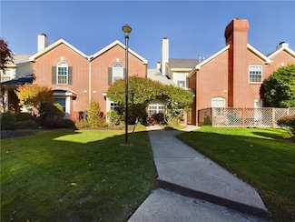 626 Smithfield Rd Unit 909, North Providence, RI 02904