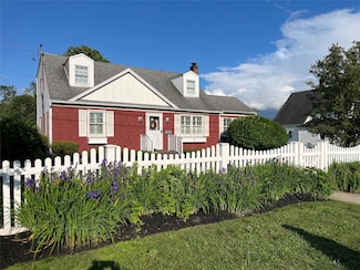 25 Hawthorne Ave, Central Islip, NY 11722