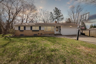 1129 Berkshire Dr, Kalamazoo, MI 49006