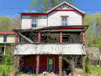 303 Main St, Lower Salem, OH 45745