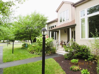 4 Willow Pond Dr, Rockland, MA 02370