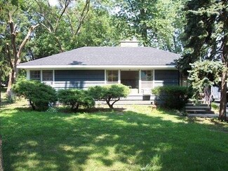 1S481 Marshall Rd, Oakbrook Terrace, IL 60181