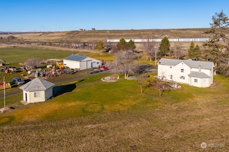 20226 Adrian Rd NE, Soap Lake, WA 98851