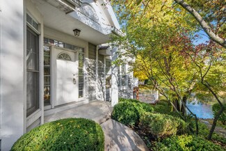 2S705 Parkview Dr Unit 44, Glen Ellyn, IL 60137