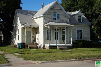 103 5th St NE, Orange City, IA 51041