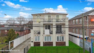2981 Hylan Blvd, Staten Island, NY 10306