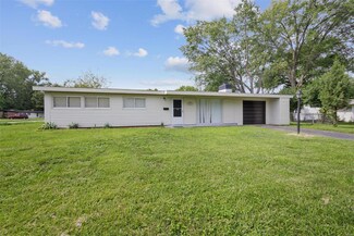 8400 Buckthorn Dr, Saint Louis, MO 63134
