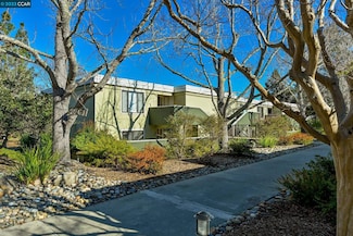 2061 Pine Knoll Dr Unit 2, Walnut Creek, CA 94595