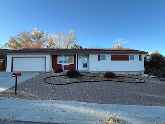 555 Easy St, Green River, WY 82935