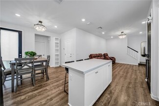 887 Pear Ct, Upland, CA 91786