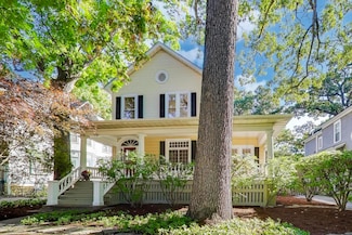 402 N Grove Ave, Oak Park, IL 60302