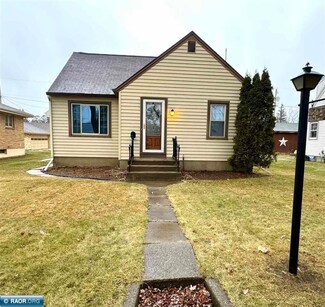 711 5th St S, Virginia, MN 55792