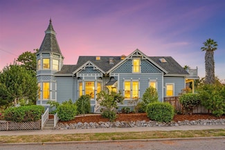 1104 King St, Santa Cruz, CA 95060