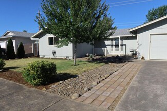 1810 Nancy Ave, Central Point, OR 97502