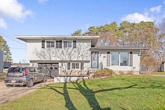 519 Boelens Ct, Spring Lake, MI 49456