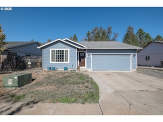 4560 Airport Ln, Sweet Home, OR 97386