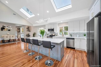 100 Old Northport Rd, Kings Park, NY 11754