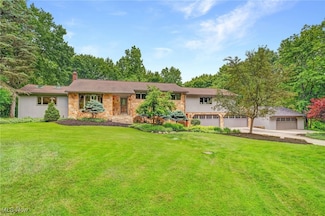 35891 Solon Rd, Chagrin Falls, OH 44022
