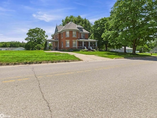 504 Washington St, Bonaparte, IA 52620