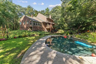 28 Pinewood Loop, Sandown, NH 03873