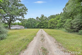 5395 Reveille Rd, Fennville, MI 49408