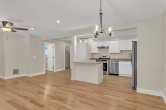 96 Royal Ln Unit 96, Agawam, MA 01001
