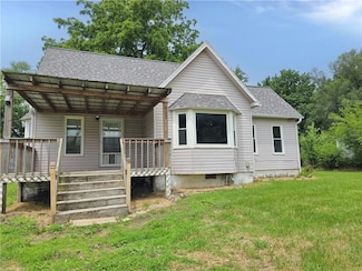 422 S Graham St, Leeton, MO 64761