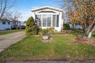 17 Rippleway Dr, Hamburg, NY 14075