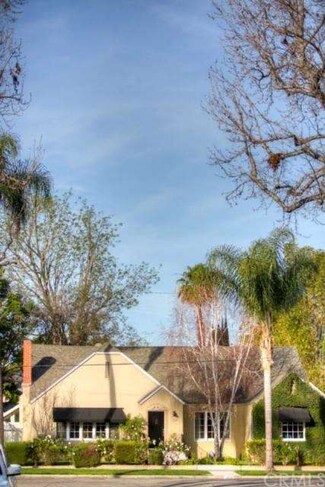 2612 N Flower St, Santa Ana, CA 92706